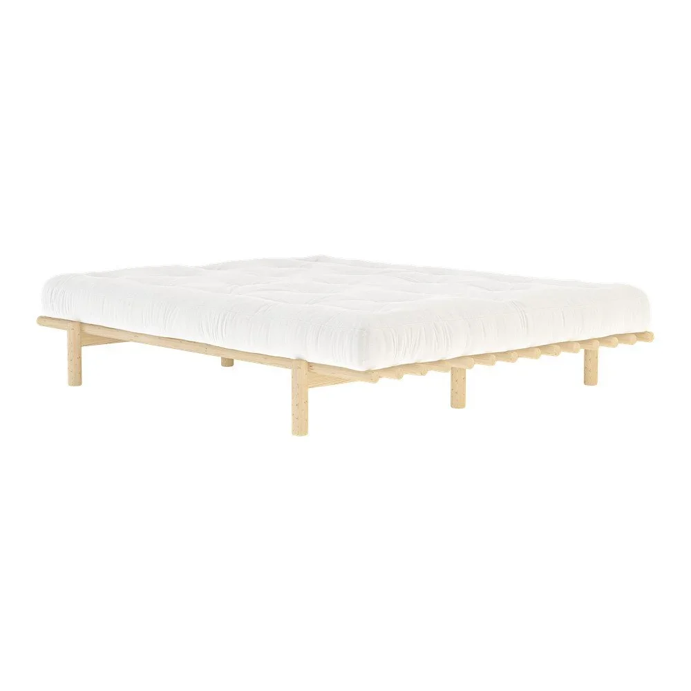 Dvoulůžková postel z borovicového dřeva s roštem 160x200 cm Pace – Karup Design v:982724