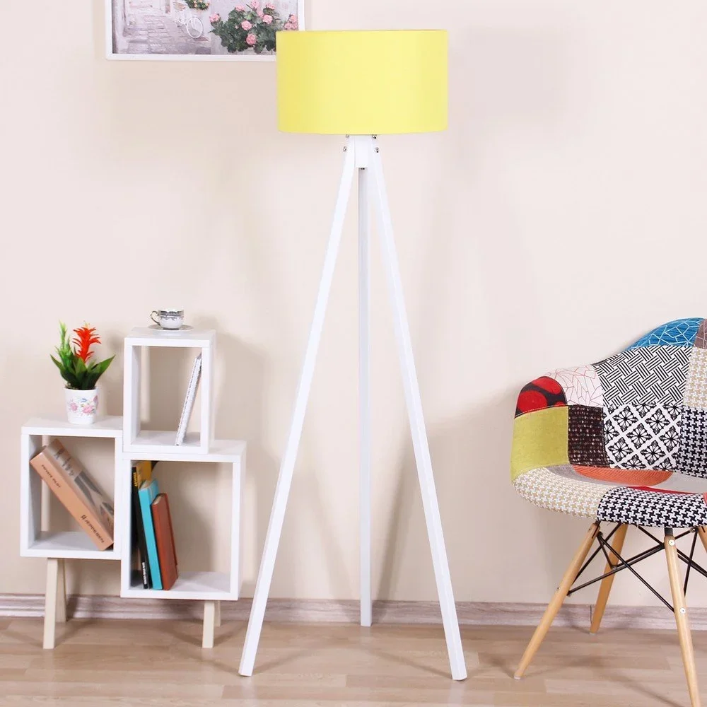 Bílá volně stojící lampa s neonově žlutým stínítkem Kate Louise Beyaz v:1255104