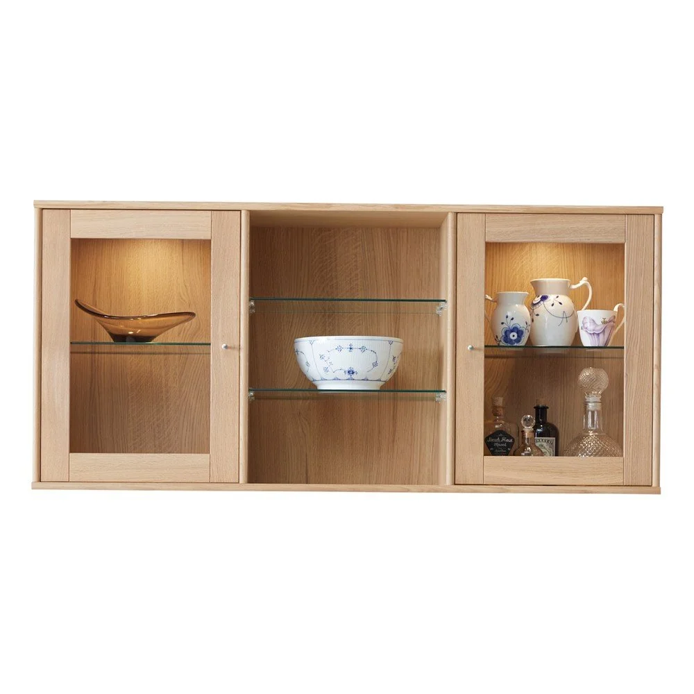 Závěsná vitrína s osvětlením v dekoru dubu 133x61 cm Mistral v:1520914