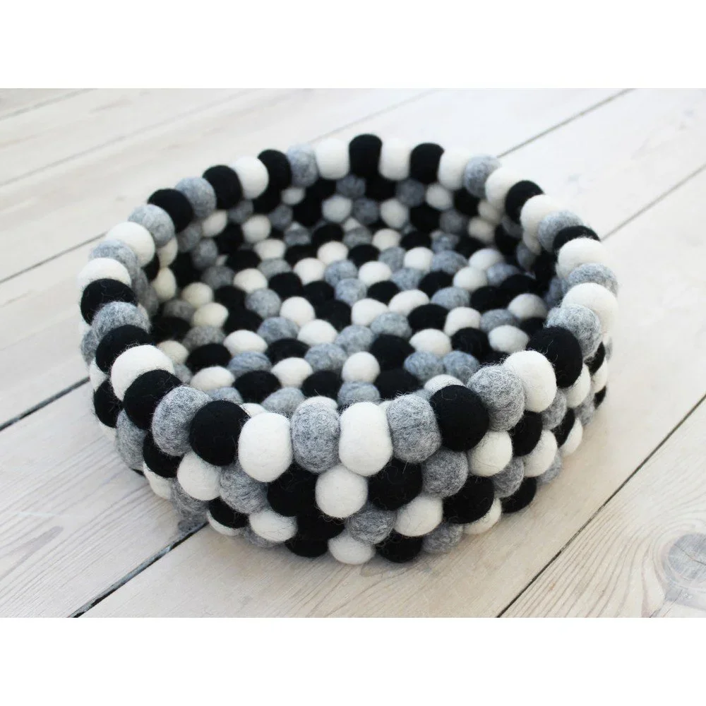 Černo-bílý kuličkový vlněný úložný košík Wooldot Ball Basket, ⌀ 28 cm v:1341063 Černo-bílý kuličkový vlněný úložný košík Wooldot Ball Basket, ⌀ 28 cm v:1341063