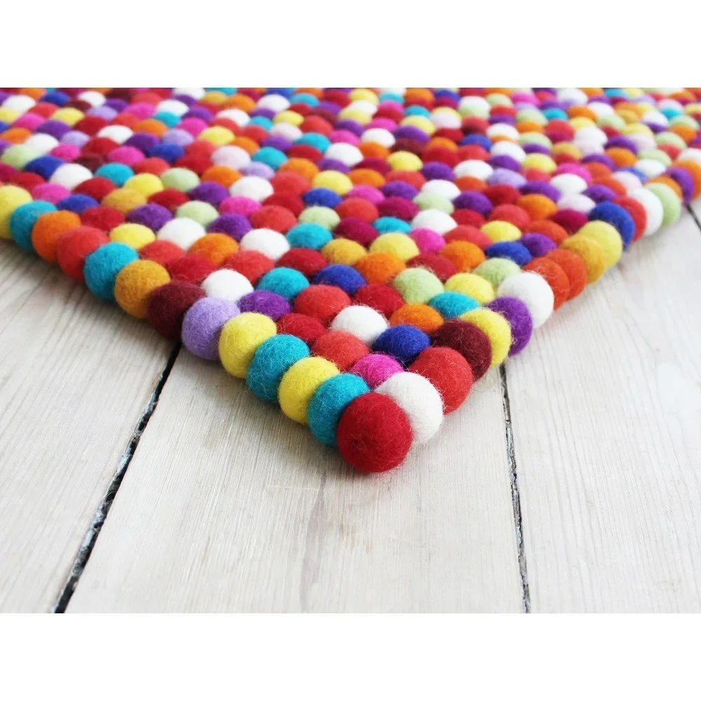 Tmavě červený kuličkový vlněný koberec Wooldot Ball Rugs, 120 x 180 cm v:1340931