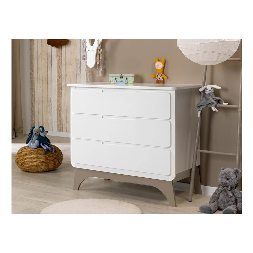 Bílá komoda se světle béžovými detaily BEBE Provence Bonheur v:959148