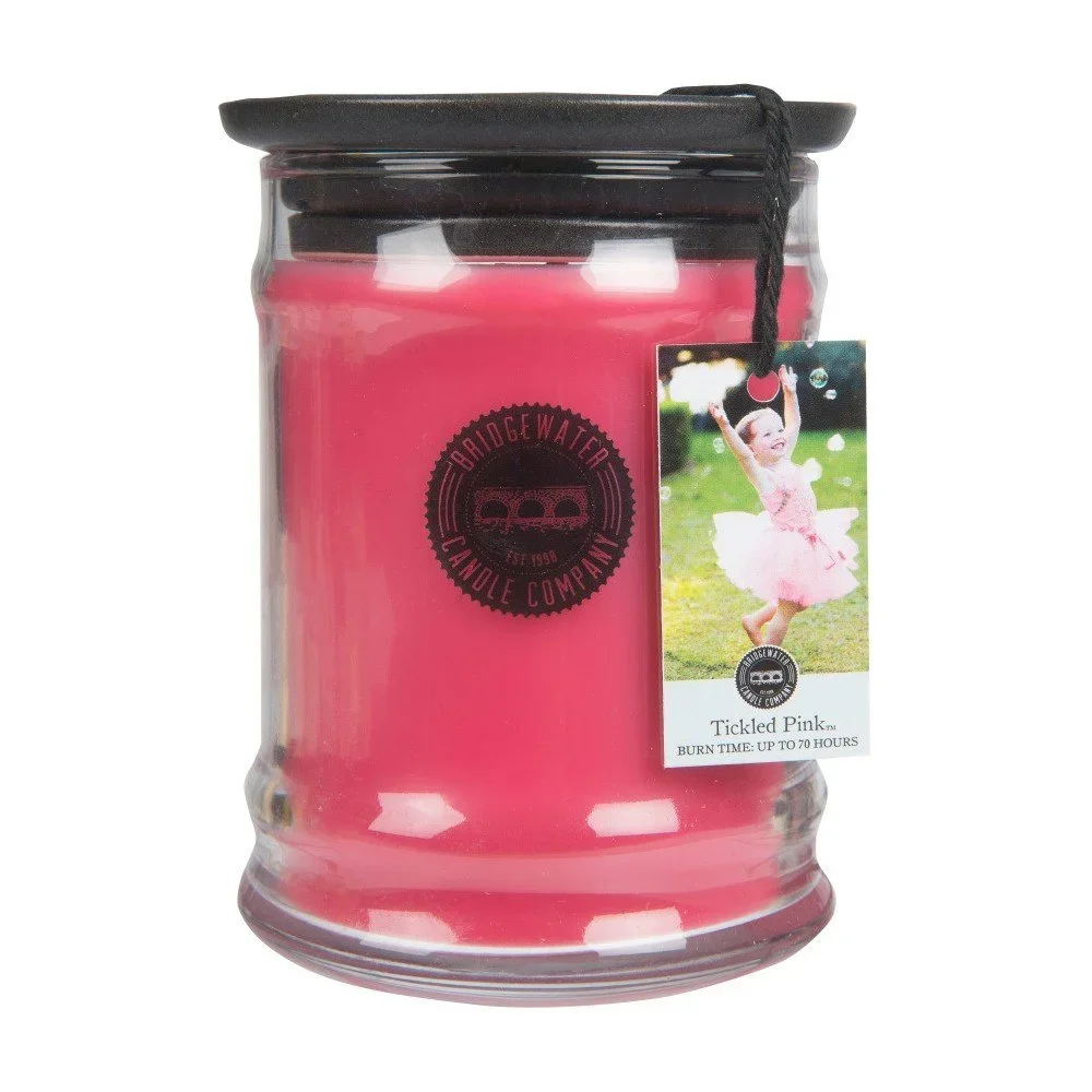 Svíčka ve skleněné dóze s vůní lipových květů Bridgewater candle Company Tickled Pink, doba hoření 65-85 hodin v:994466