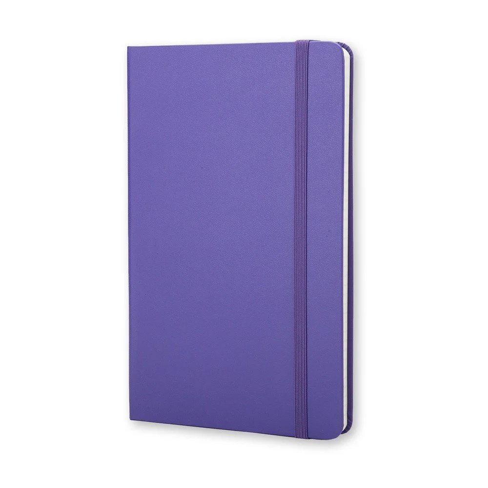 Malý fialový zápisník Moleskine Briliant Hard, čtverečkovaný v:691414