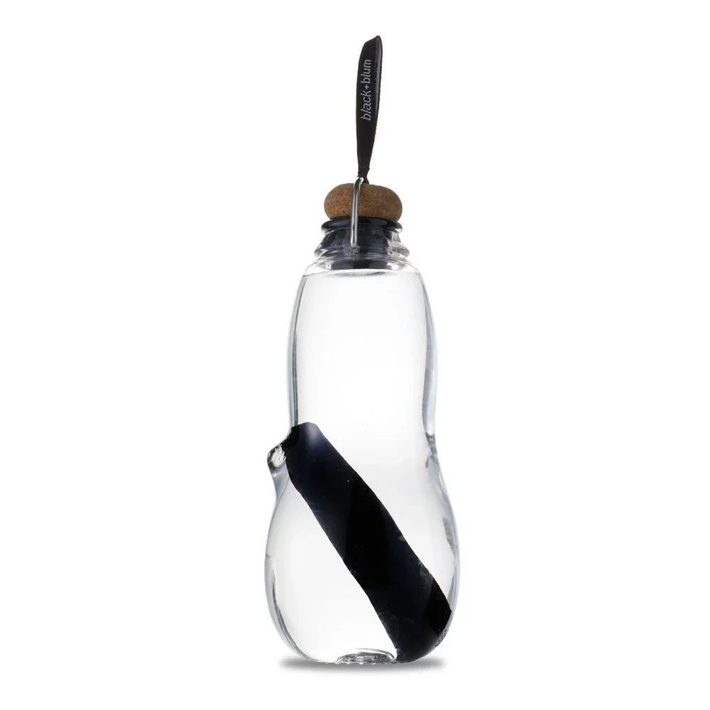 Černá filtrační láhev s binchotanem Black + Blum Pure, 800 ml v:1017364