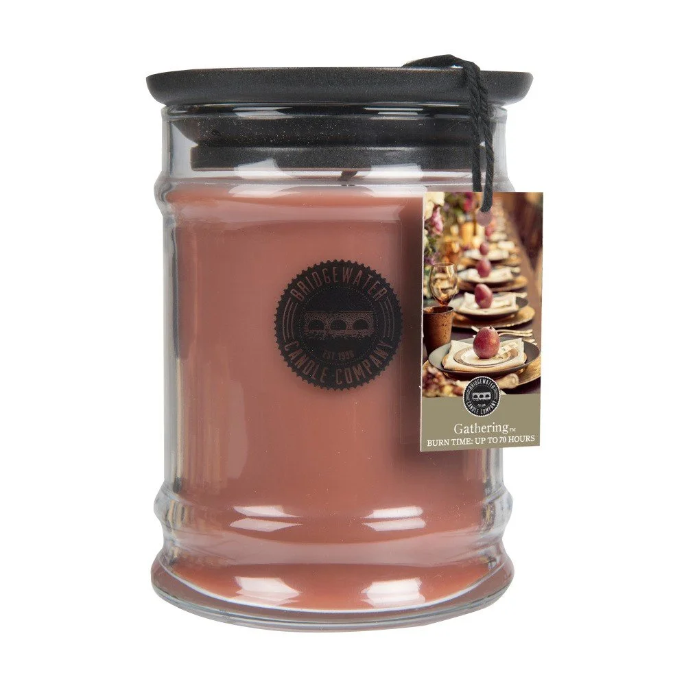 Svíčka ve skleněné dóze s vůní skořice a vanilky Bridgewater candle Company Gathering, doba hoření 65-85 hodin v:951352